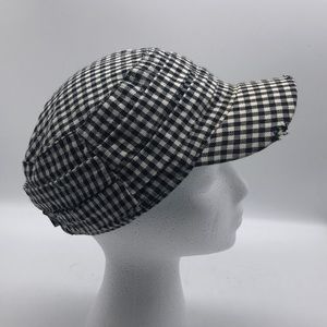 Woman’s Roxy Checker Board Hat.